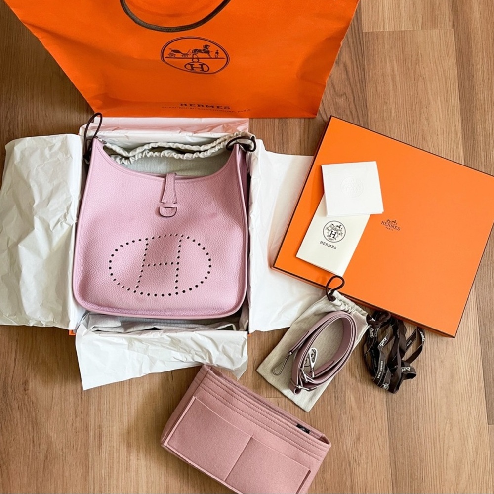Hermes Evelyne Poche III 29 PM - Mauve Sylvestere Purse - Clemence Leather